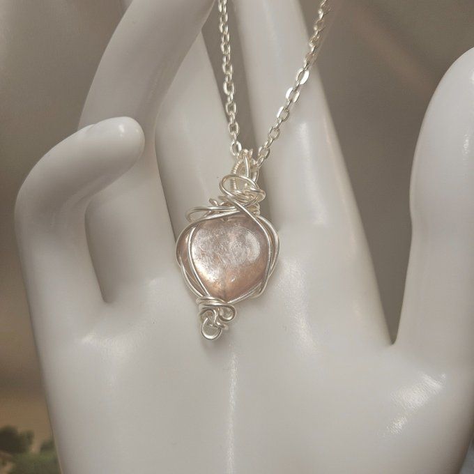 Amulette Lépidolite Rose – ✨Stabilité Intérieure & Paix Émotionnelle✨