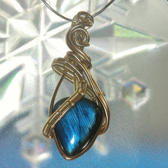 Amulette labradorite Bleu Cercle d'or