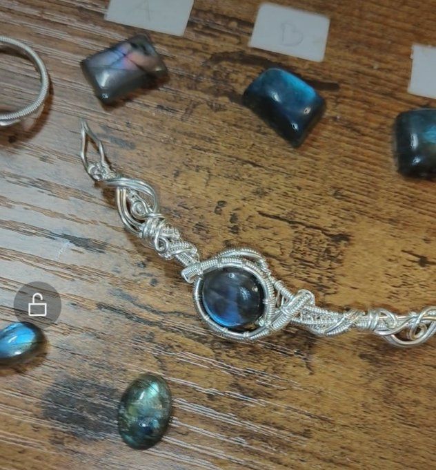 Charms  labradorite  :collier /diadème - bracelet 