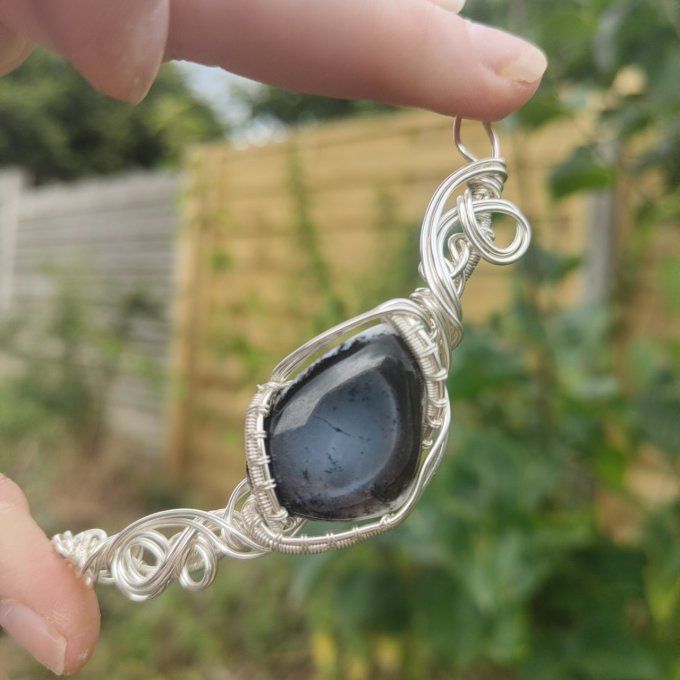 Charms Changeant Merlinite 