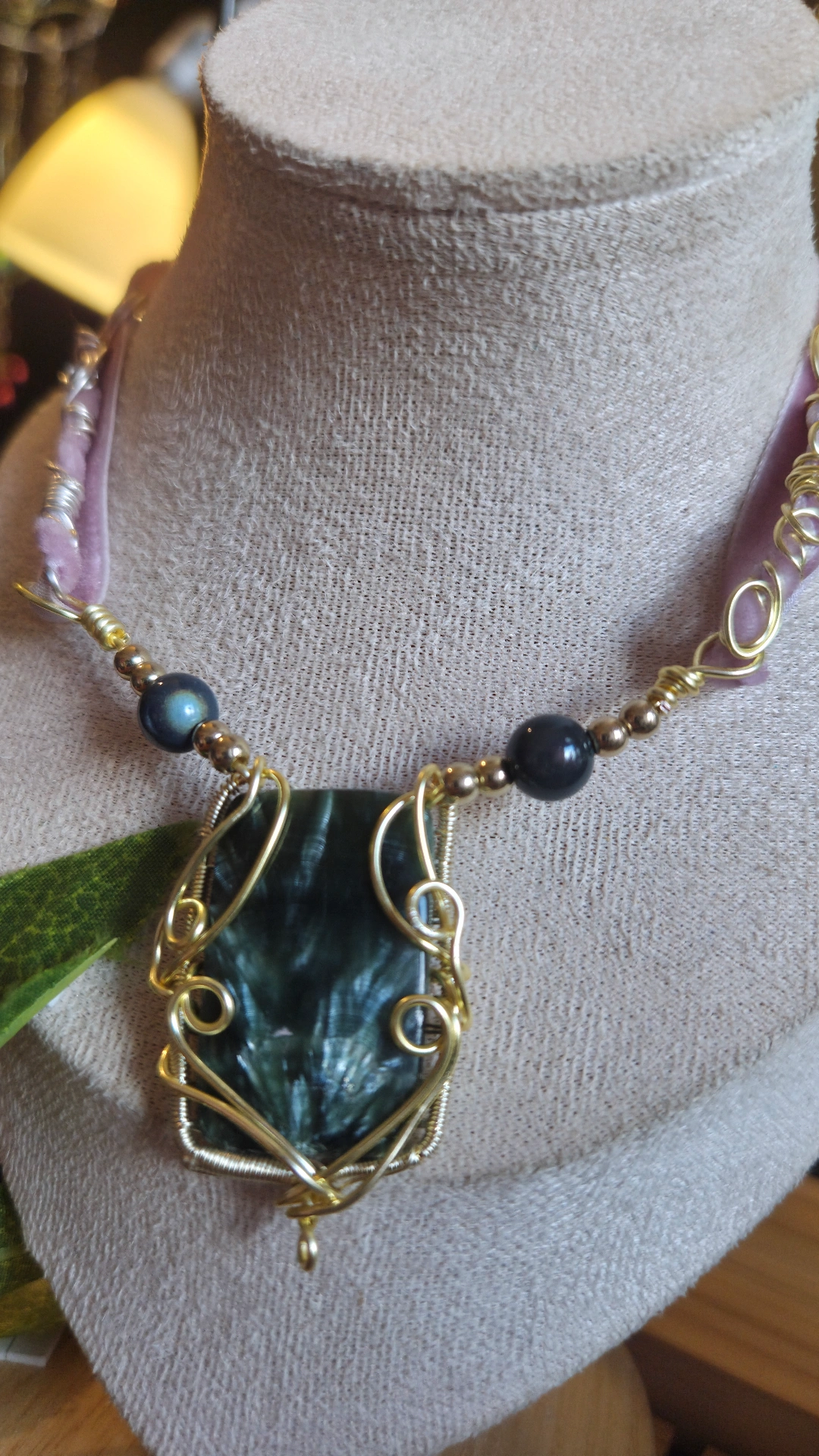 Les pierres vertes : bracelet ,bague , collier ,boucle d’oreille , Les pierres vertes : bracelet ,bague , collier ,boucle d’oreille ,