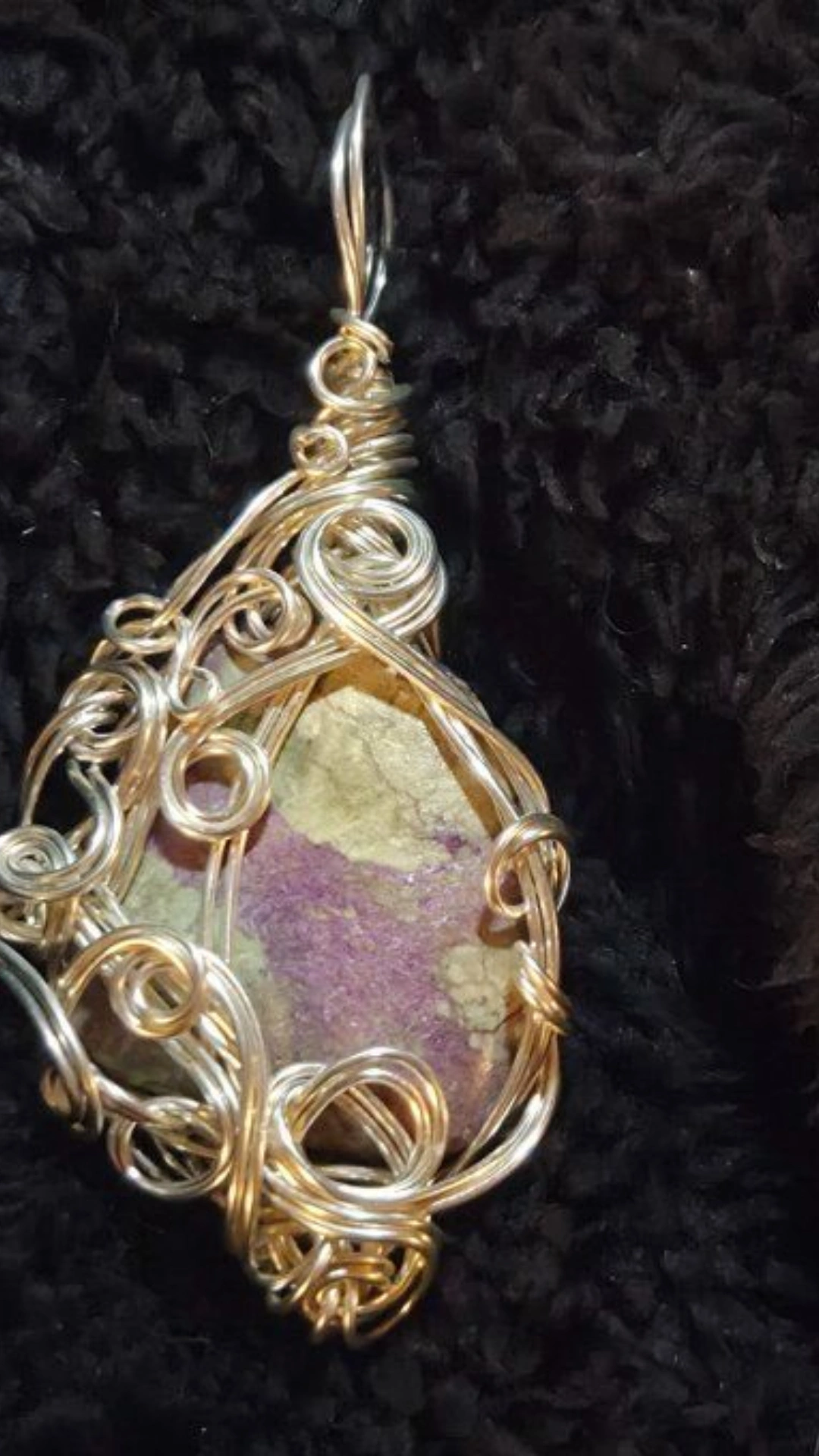 Les pierres de plusieurs couleurs : bracelet ,bague , collier ,boucle d’oreille , Les pierres de plusieurs couleurs : bracelet ,bague , collier ,boucle d’oreille ,