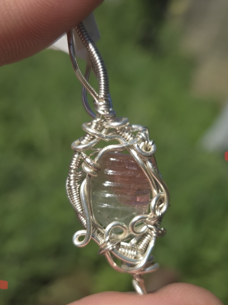 Les pierres de plusieurs couleurs : bracelet ,bague , collier ,boucle d’oreille , Les pierres de plusieurs couleurs : bracelet ,bague , collier ,boucle d’oreille ,