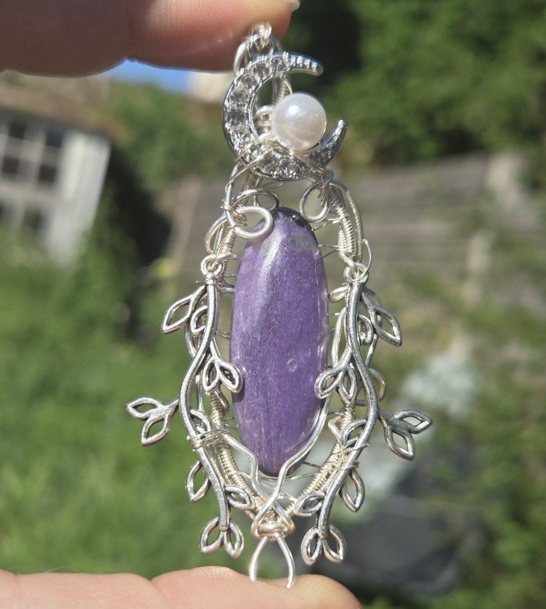 Les pierres violettes : bracelet ,bague , collier ,boucle d’oreille , Les pierres violettes : bracelet ,bague , collier ,boucle d’oreille ,